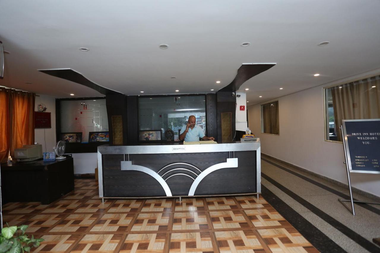 OYO 5844 Hotel Drive Inn Raiwala Exterior foto