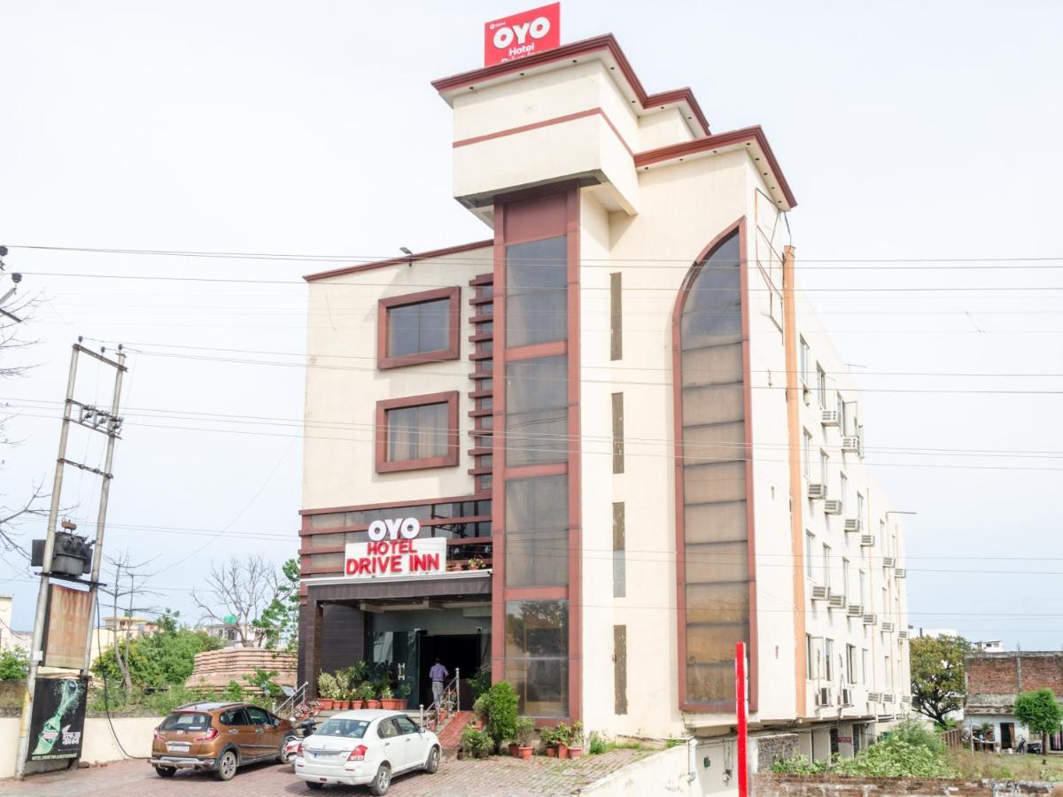OYO 5844 Hotel Drive Inn Raiwala Exterior foto