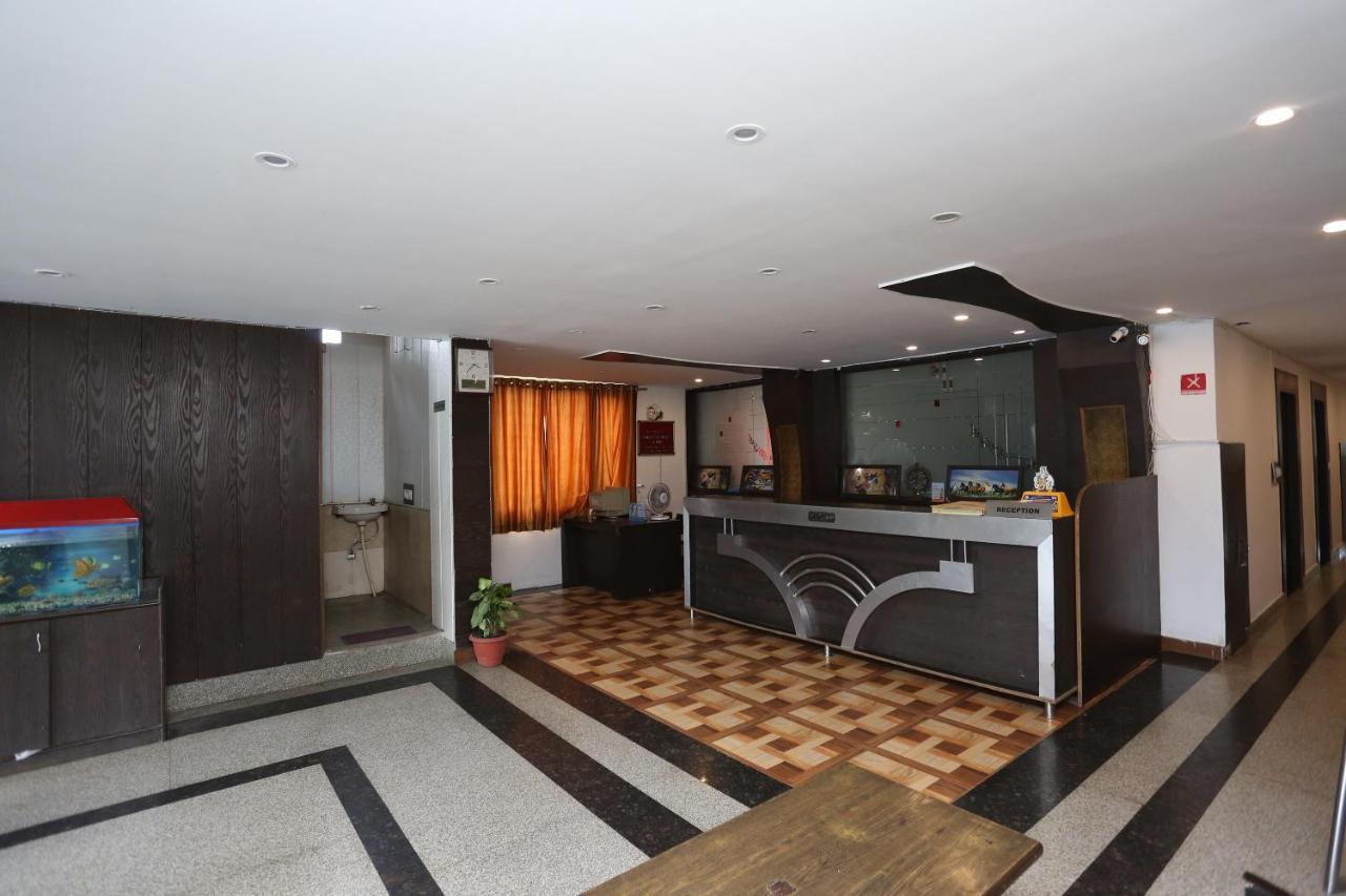 OYO 5844 Hotel Drive Inn Raiwala Exterior foto